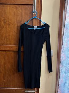 Chic Black Ribbed Midi Dress