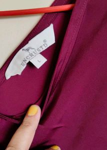 Sleeveless V-Neck Burgundy Top