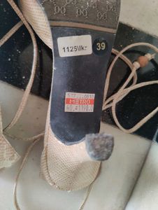 METRO Heels - Stylish everyday wear