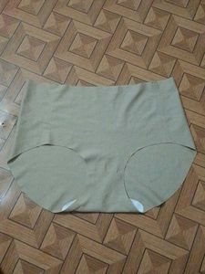 Comfortable Seamless Briefs