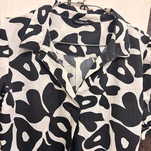Stylish Black &amp; White Abstract Print Top
