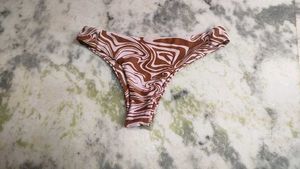 Stylish Swirl Print Bikini Bottom