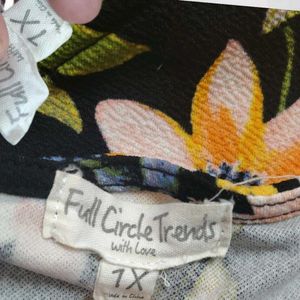 Floral Print Crop Top 🆕 NWOT