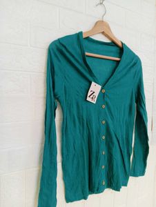 Green Button-Down Long Sleeve Top