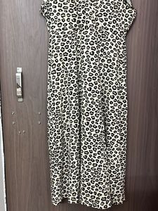 only brand Chic Leopard Print Midi Dress
