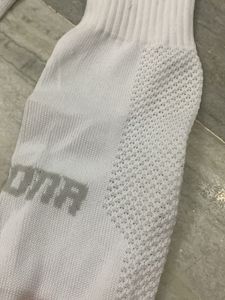White Ravona Athletic Socks