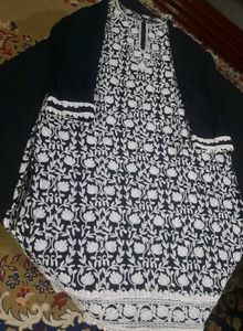 Elegant Black &amp; White Embroidered Kurti