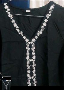 Embroidered Black Tunic Top🌺💗