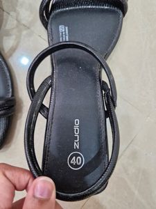 Chic Black Strap Sandals