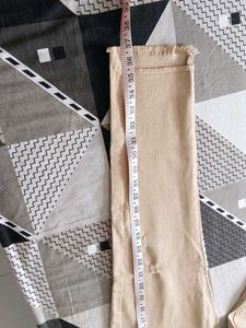 Distressed Skinny Fit Jeans