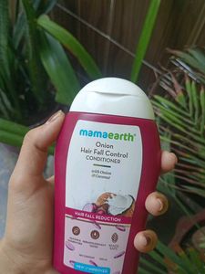 Mamaearth Onion Hair Fall Control Conditioner