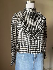 Chic Black &amp; White Ruffle Blouse top