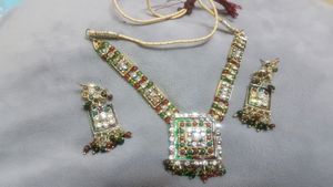 Necklace and earring set