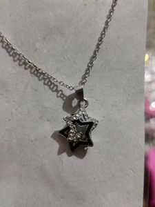 Elegant Square &amp; Diamond Pendant Necklace