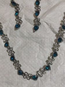 Nacklece And Studs