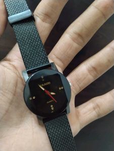 Sleek Black Mesh Band Quartz Watch