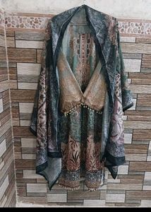 Elegant pakistani suit