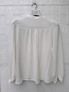 New with tag Korean Chic White Puff Sleeve Top