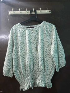 Charming Floral Print Blouse
