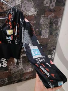 Graphic Print V-Neck Puff Sleeve Top
