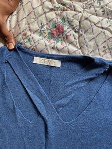 🇬🇧Blue cross-Neck Knit Top