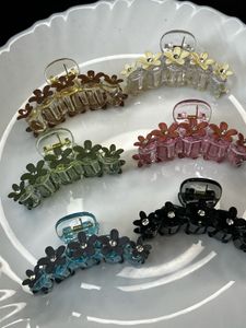 Floral Claw Hair Clips - Trendy Styles