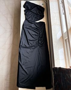 Newme Chic Black One-Shoulder Ruched Dress