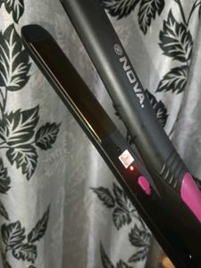 Nova Hair Straightener
