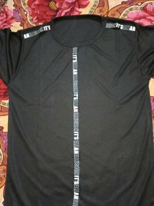 Black colour t shirt