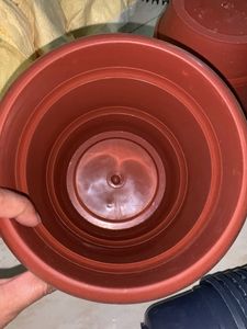 brown pots