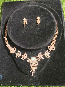 Elegant Jewellery Set with Scrunchie