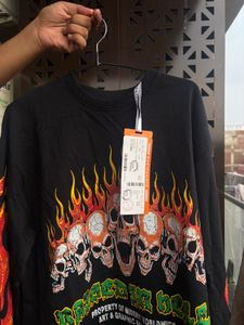 Raised in Hell Graphic T-Shirt🧨