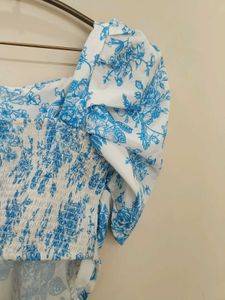 Chic Blue Floral Puff Sleeve Top