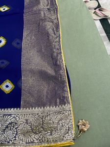 Elegant Blue Saree with Yellow Blouse Piece