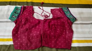 beautiful 2 shaded sari with blouse