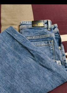 Declutter ALERT! 2 jeans for just 600