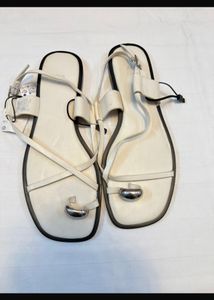 Stylish White Toe Ring Flat Sandals