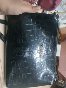 Chic Black Crocodile Embossed Crossbody Bag