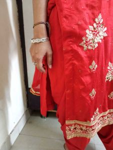 ❤️❤️satin Red Kurta Set with Gold Embroidery
