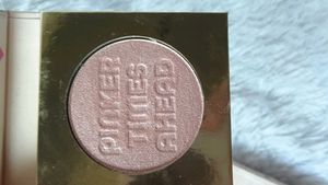 too faced highliter with tag