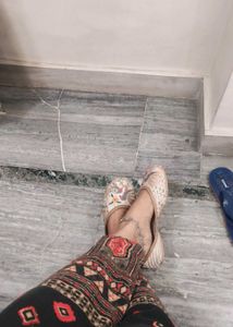 comfortable jutiya with beautiful embroidery