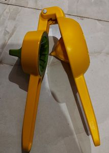 Juicer Dual Action Juicy Max Easy Squeeze Handles
