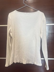 Ribbed V-Neck Long Sleeve Top with sweetheart nec