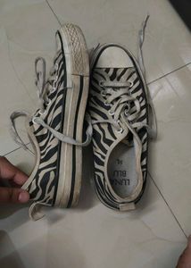 Westside LUNA BLU Zebra Print Sneakers