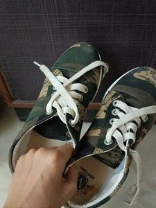 Stylish Camouflage Map Sneakers