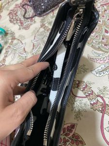 itzy by charles and keith- slightly use