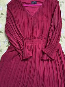Elegant Pleated Red Midi Dress