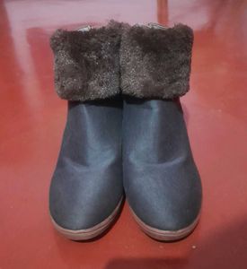2000's Wedge Suede Boots with Fur Trim