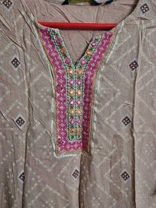 Embroidered Bhandani Kurta