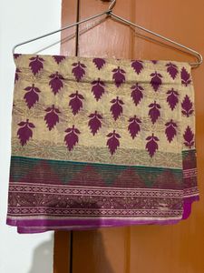 Elegant Golden Beige &amp; Maroon Floral Printed Saree